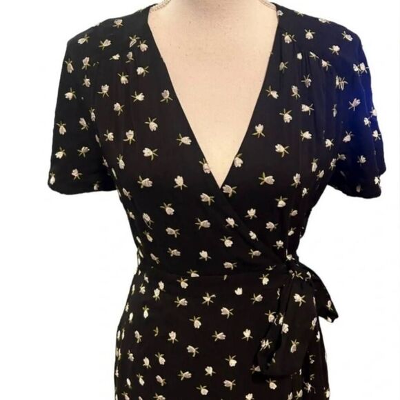 JILL STUART  Wrap Dress | Black Mini V-Neck  Floral Embroidered Size 4 Romantic - Picture 6 of 13